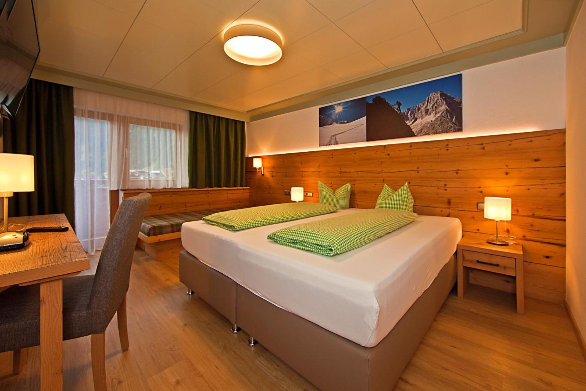 Landhotel Rauchenwalderhof Майргофен Номер фото