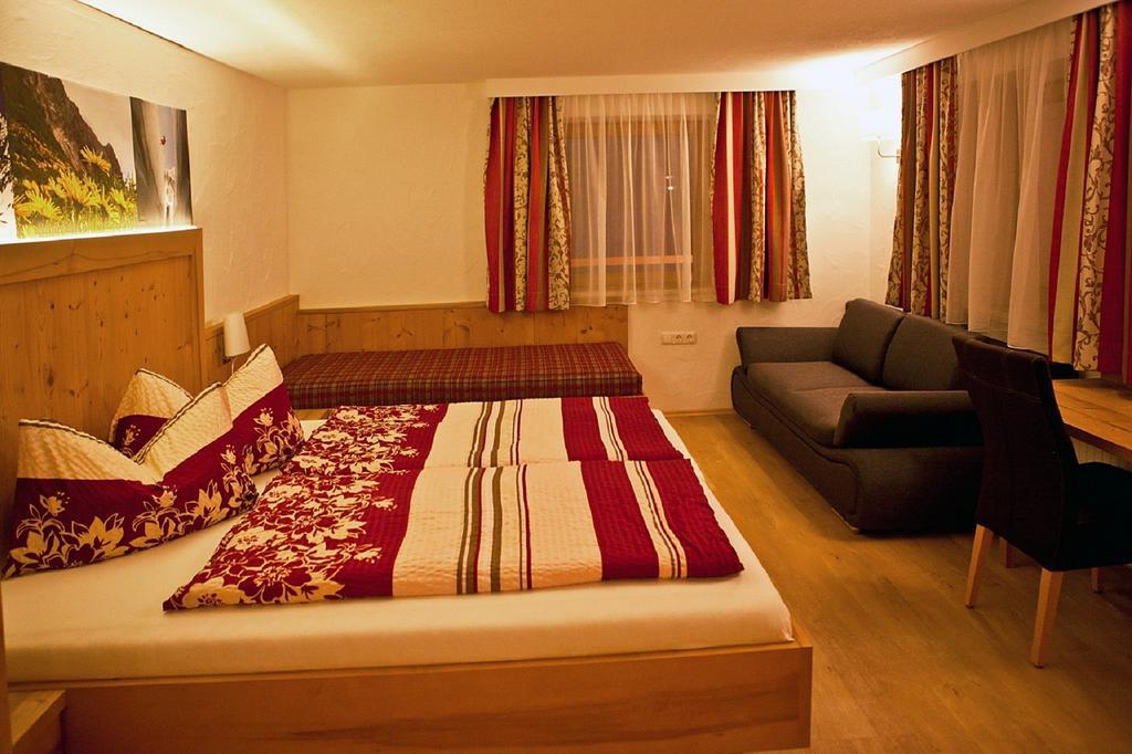 Landhotel Rauchenwalderhof Майргофен Номер фото